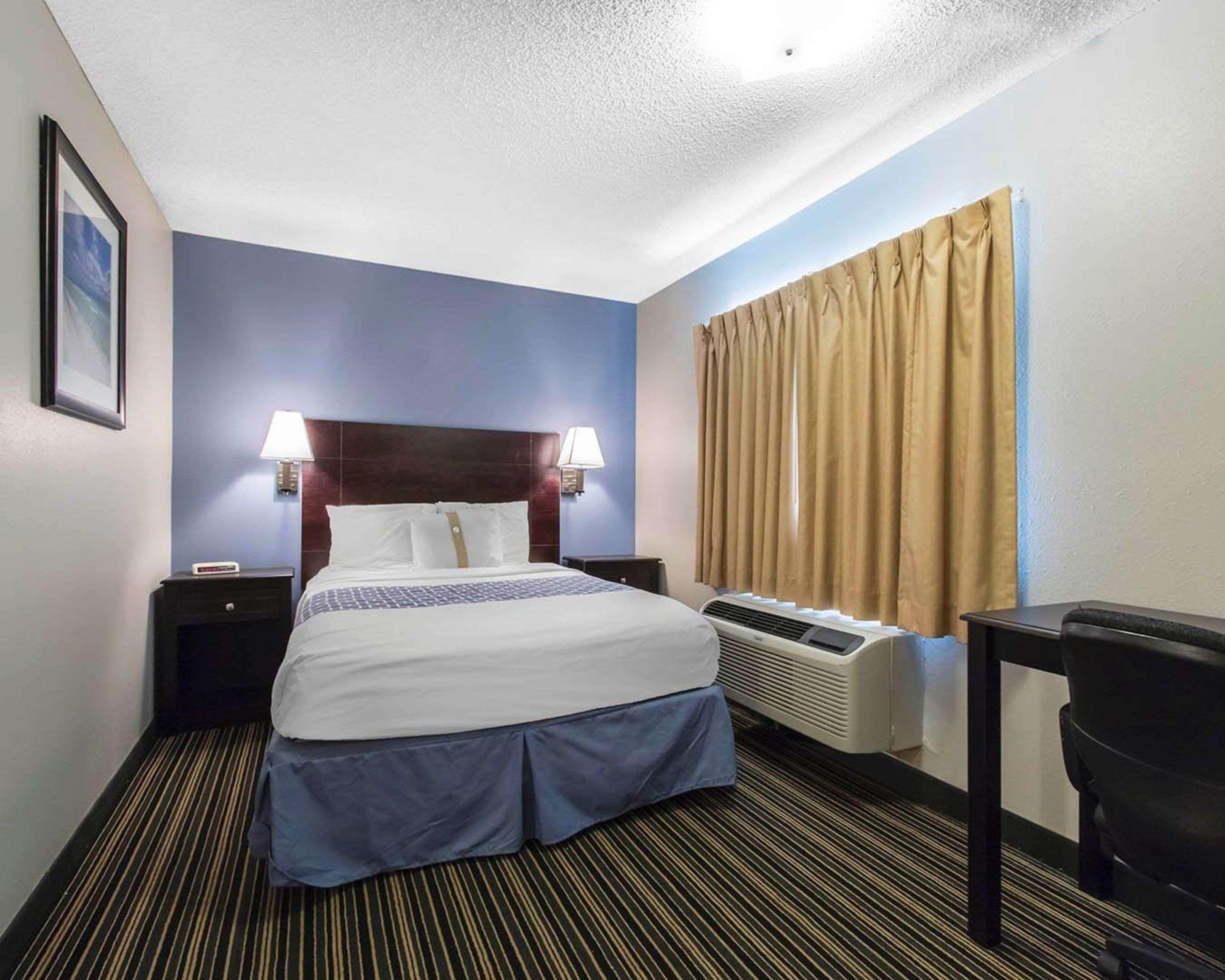 Suburban Extended Stay Hotel Naval Base Area Warrington Exterior foto