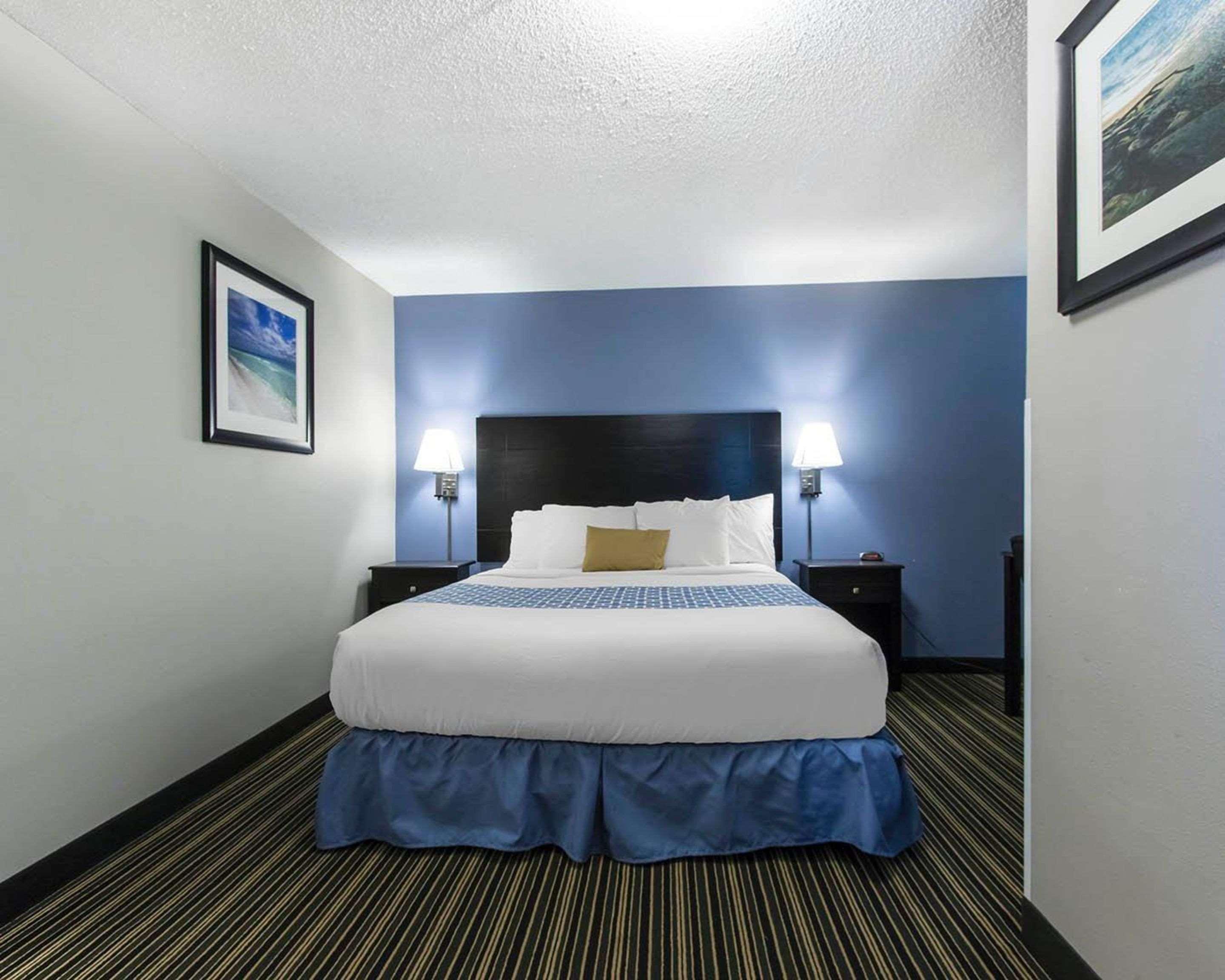 Suburban Extended Stay Hotel Naval Base Area Warrington Exterior foto