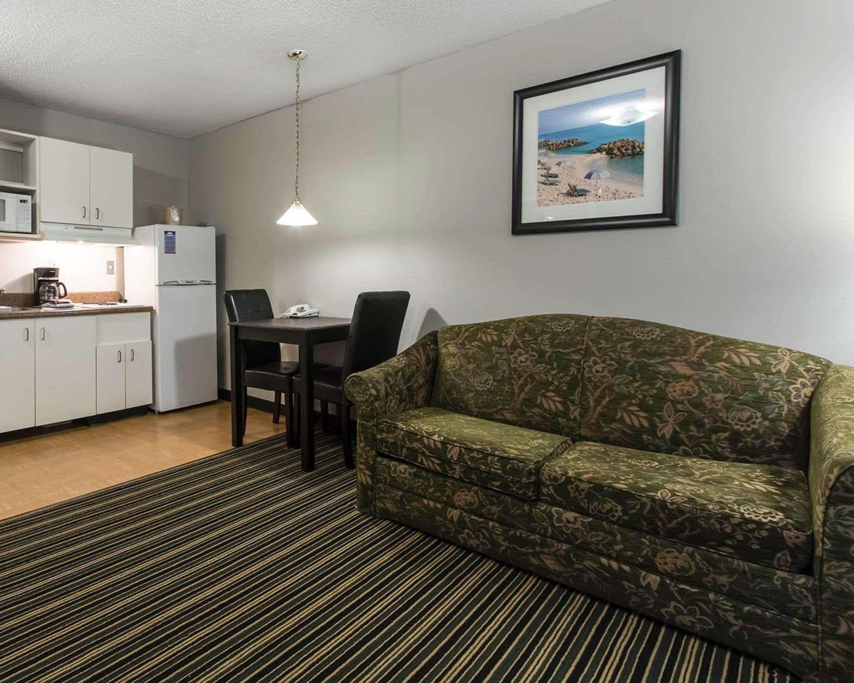 Suburban Extended Stay Hotel Naval Base Area Warrington Exterior foto
